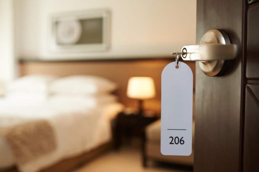 does landlord have to pay for hotel during repairs oregon illustration