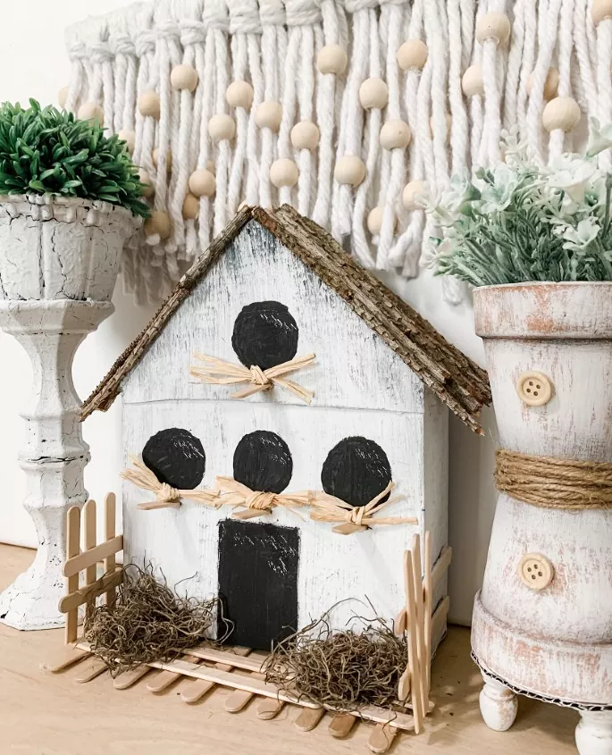 farmhouse style DIY decor for a low budget visual guide