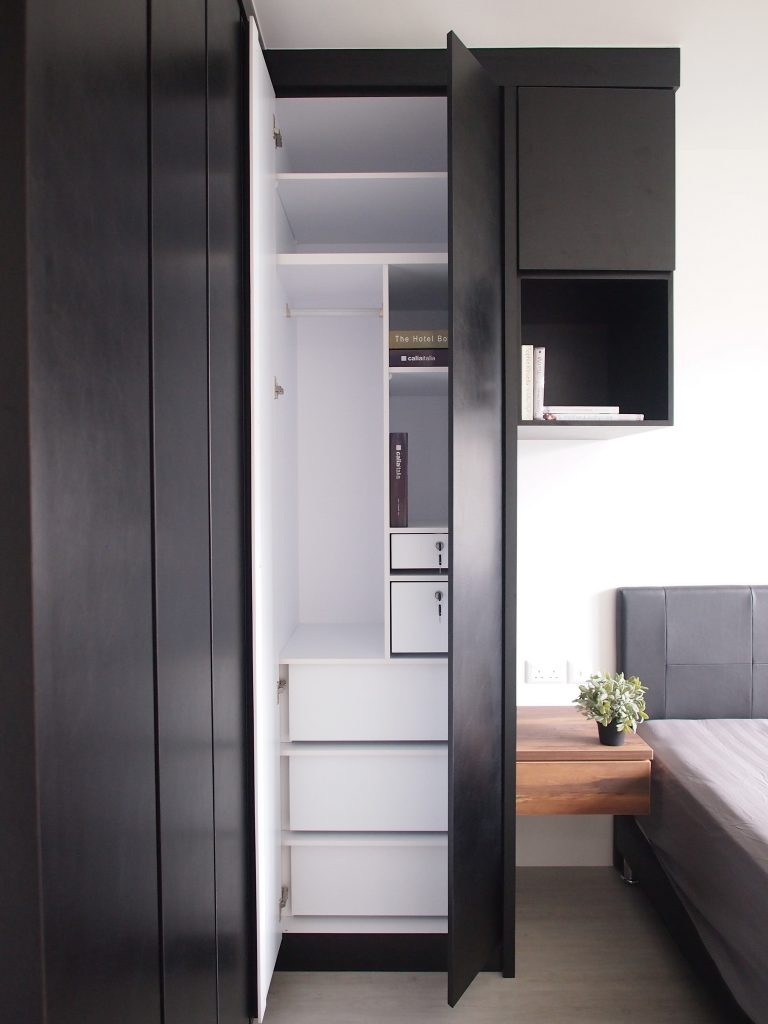 black and white minimalist decor tips example